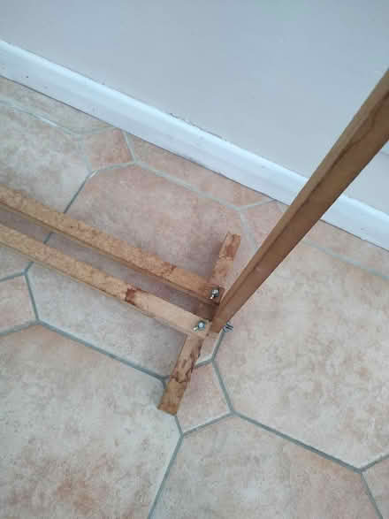 Photo of free Tapestry frame (Tilekiln TN38) #2