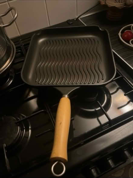Photo of free Griddle pan (Cannonmills EH7) #1