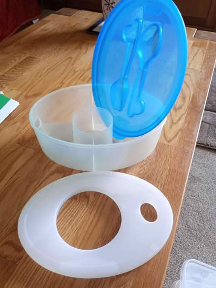 Photo of free Lunch Box with Freezable Block (SS0 Westcliff) #1