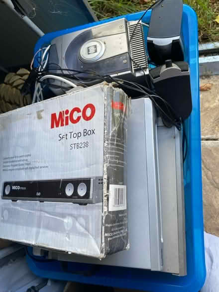 Photo of free Electronic equipment (Hoo Rochester ME3) #1