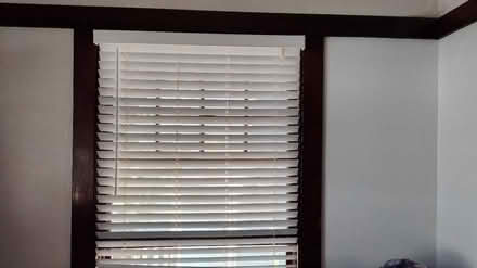 Photo of free White horizontal faux wood blinds (Midtown/Boulevard Park) #1