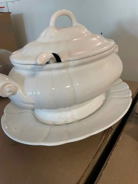 Photo of free Soup tureen with ladle (11201, near Trader Joe’s) #1