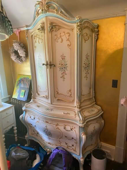 Photo of free Versailles dresser & drawers—large (Montlake) #1