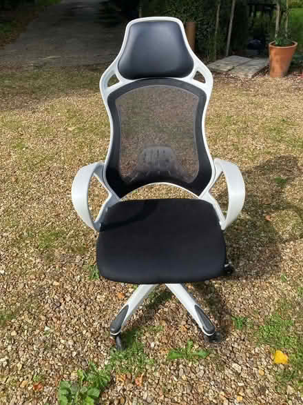 Photo of free gaming chair (Cb74sw) #1