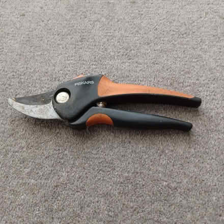 Photo of free set 12 screwdrivers & a few assorted other tools; secateurs (Summertown OX2) #2
