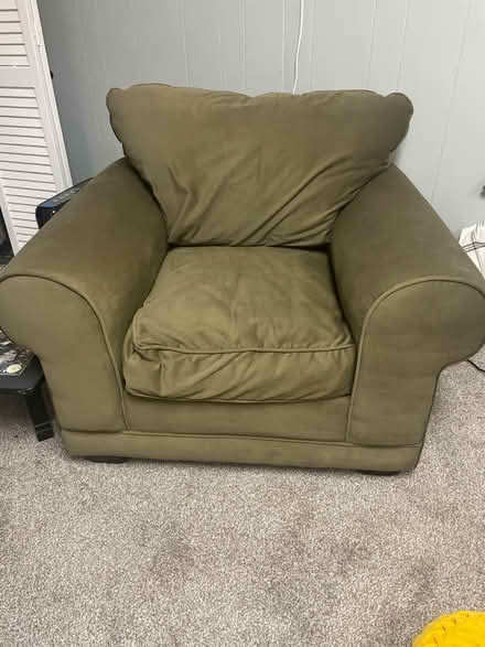 Photo of free Big Comfy Chair (Annapolis (near Quiet Waters)) #1