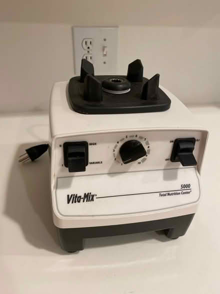 Photo of free Vitamin base (Cambridge Dr in Dunwoody) #1