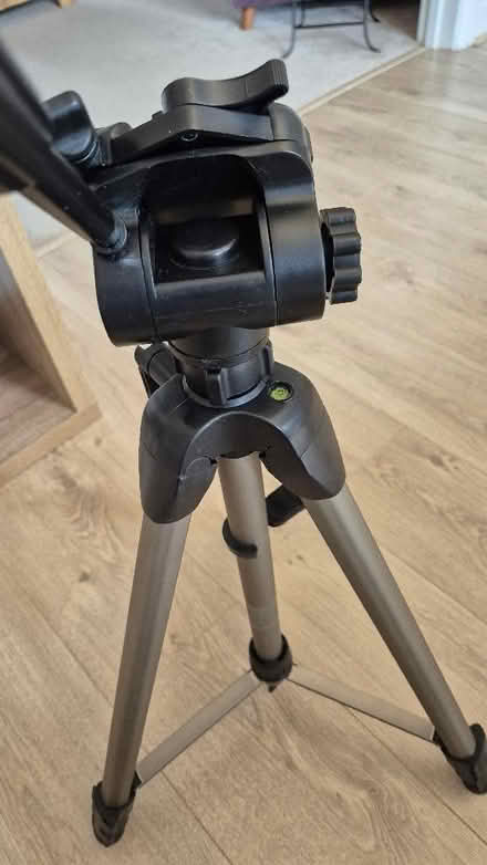 Photo of free Camera tripod with case (Victoria Park HP21) #1