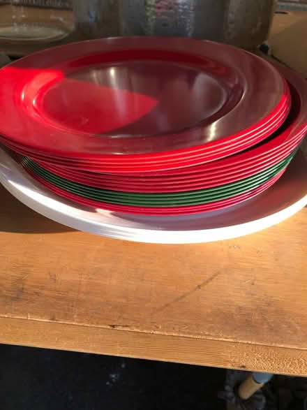 Photo of free Plastic plates- like new (Glendale Heights) #1