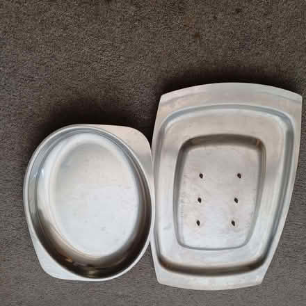Photo of free stainless steel carving tray with spikes; serving dish (Summertown OX2) #1