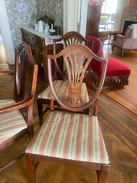 Photo of free Dining Room Table & Chairs (Northwest Yonkers) #2