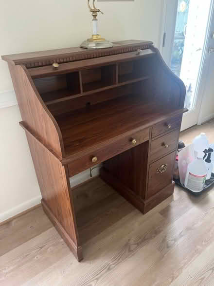 Photo of free Desk (Leisure World 20906) #1