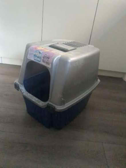 Photo of free Covered litter box (Pharmacy/St Clair) #1