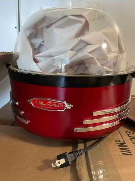 Photo of free Red retro-style popcorn maker (11201, near the Vine Bar) #1