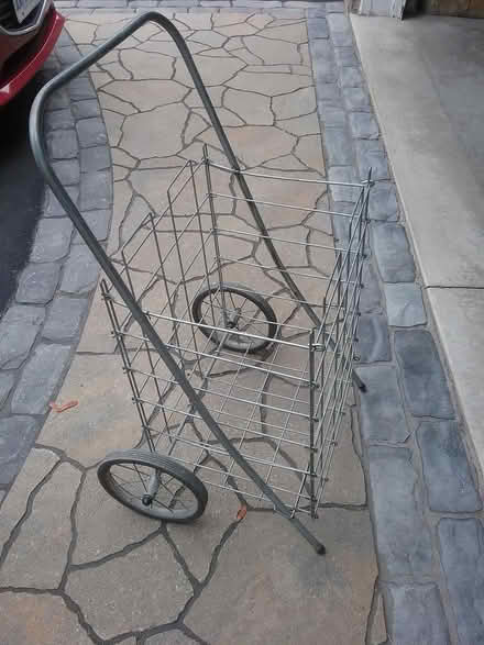 Photo of free Wire Shopping Cart (Uplands / Riverside) #1