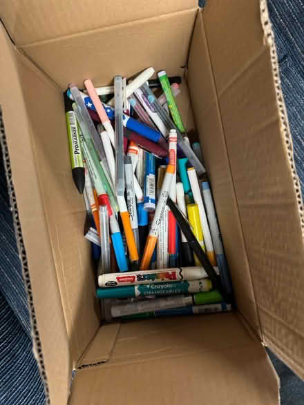 Photo of free Box of random markers (West Bristol) #1