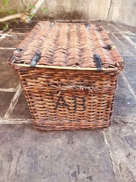 Photo of free Traditional wicker trunk or skip (Camden Town NW1) #2