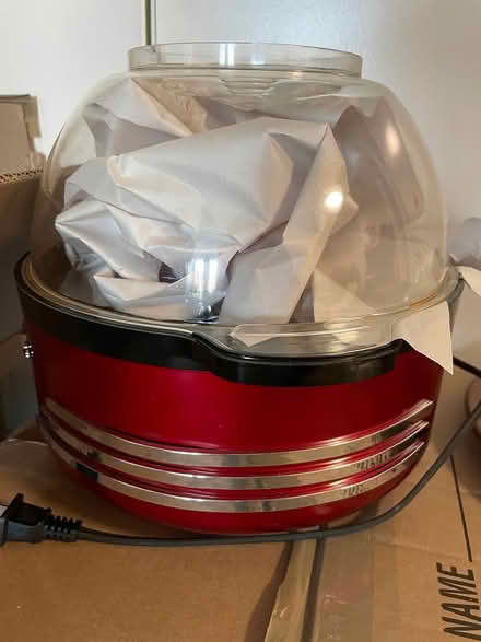 Photo of free Red retro-style popcorn maker (11201, near the Vine Bar) #2
