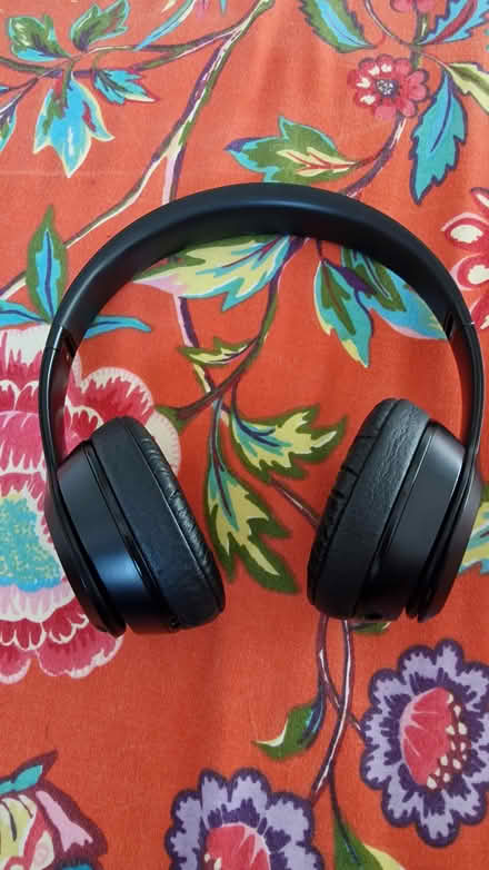 Photo of free Wireless Beats headphone (Falkirk FK2) #2