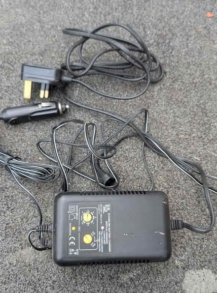 Photo of free nimh/nicad battery charger (Kennington OX1) #1