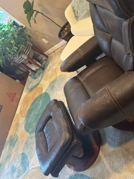 Photo of free Recliner w/ottoman (Elkridge near Port Capital) #4