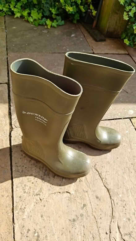 Photo of free Dunlop Wellies Size 6 (Balgreen EH11) #1