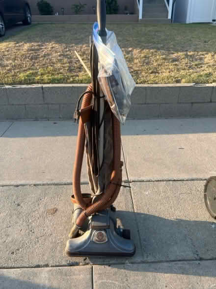 Photo of free CURB ALERT - VERY old vacuum (Hawthorne) #1