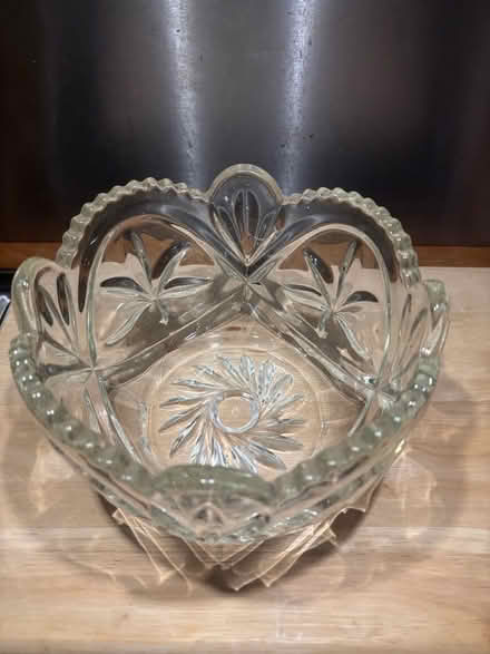 Photo of free Vintage Fruit/Truffle Bowl - Art Deco Pressed Glass 21 cm (Lemsford AL8) #3