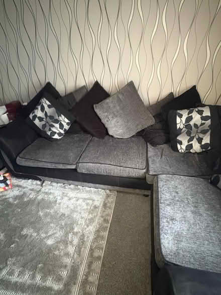 Photo of free Corner sofa (East finchley N2) #3
