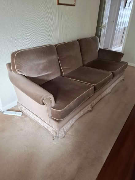 Photo of free 3 seater plus 1 chair (Deane BL3) #3