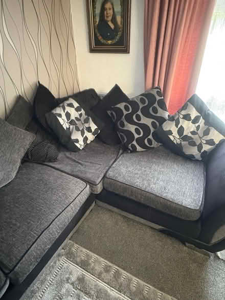 Photo of free Corner sofa (East finchley N2) #2