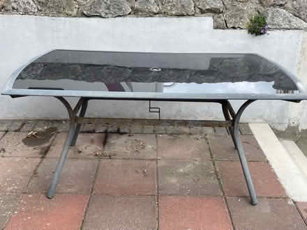 Photo of free Outdoor table and 6 Chairs (Centre) #2