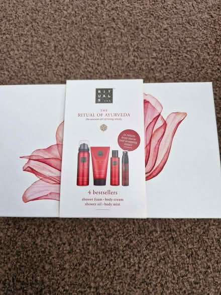 Photo of free Second Gift Set (Currie EH14) #2