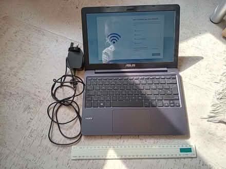 Photo of free Asus E230M Notebook PC (Cliffe BN7) #1