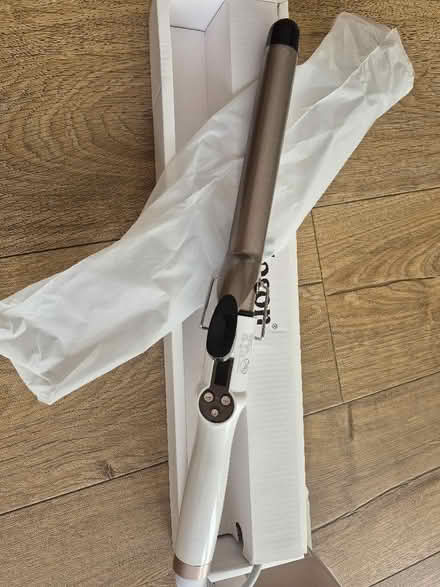 Photo of free Hair curler boxed unused (Pitsea SS13) #1