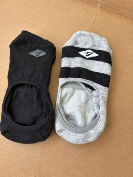 Photo of free 2 pair unisex like new no-show sox (Sunnyvale near Fremont H.S.) #1