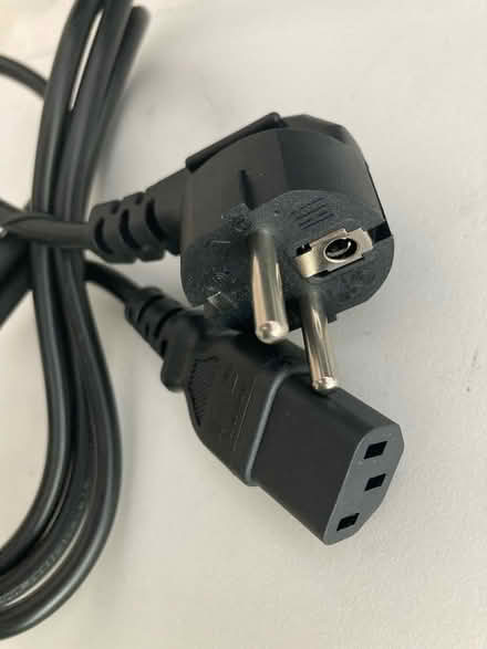 Photo of free Computer monitor leads, incl. kettle lead with European plug (Blacklands TN34) #1