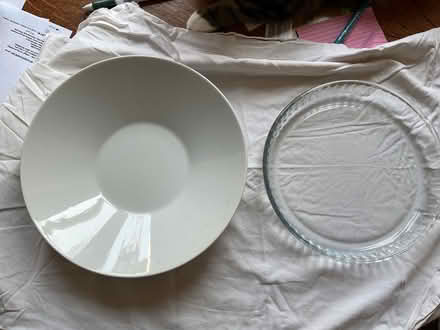 Photo of free Fruit bowl and flan dish (West Hill TN34) #1