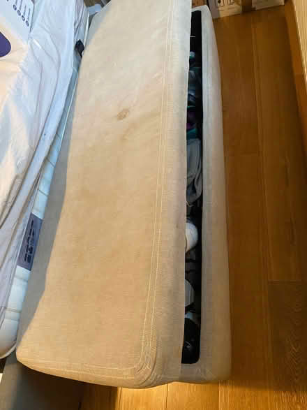 Photo of free Storage bench (Canonbury N1) #1