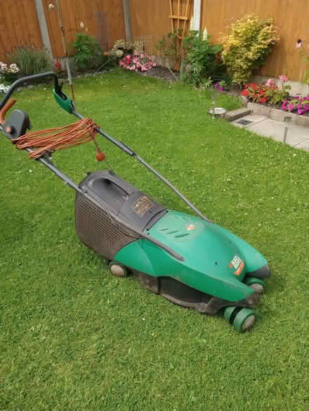 Photo of free Electric lawnmower (wallasey CH45) #1