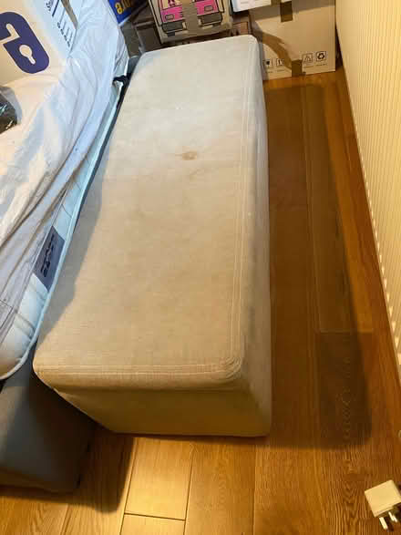 Photo of free Storage bench (Canonbury N1) #3