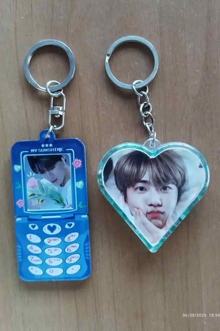 Photo of free Nct keychains (Tpy) #1