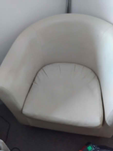 Photo of free Cream Tubby Chair. (Bracknell RG42) #1