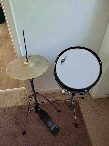 Photo of free Snare drum and hi hat cymbal (B47) #1