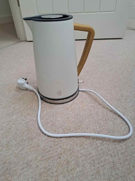 Photo of free Swan Electric kettle (Bransgore BH23) #1