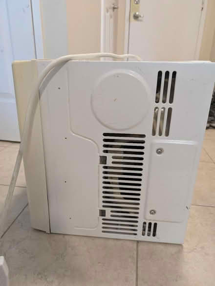 Photo of free Air conditioner (Oakville) #3