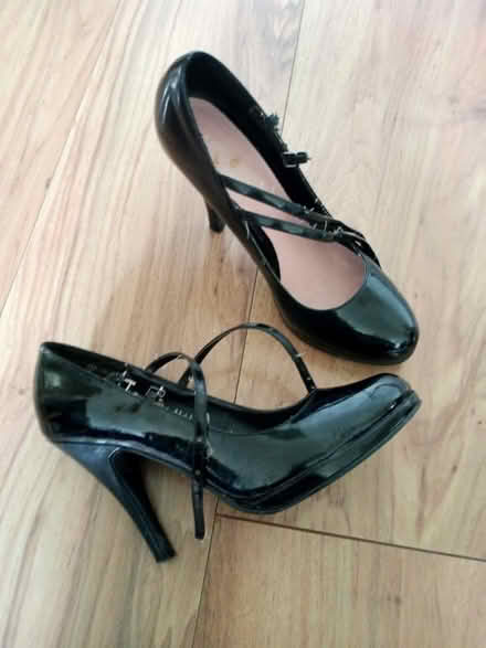 Photo of free Size 6 shoes (PR2 Preston) #2