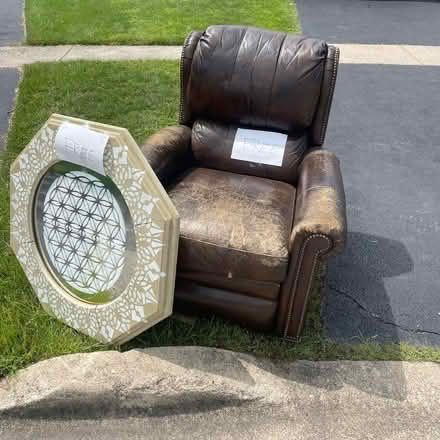 Photo of free Curb Alert: Comfy Leather Recliner (Woodridge) #1
