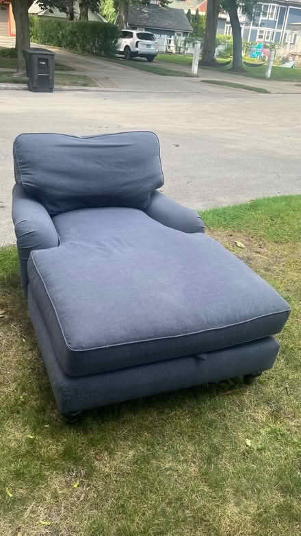 Photo of free navy chaise (Edgebrook) #1