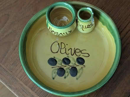 Photo of free Olive Bowl (Mill Valley (East Blithedale)) #1